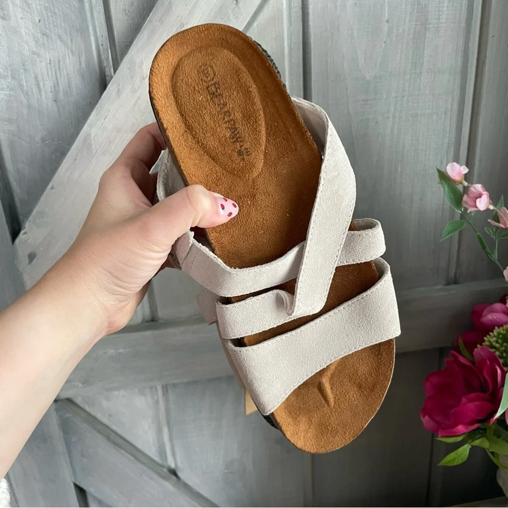 BEARPAW Women’s Ortho cow suede winter white Size 8‎ NEW